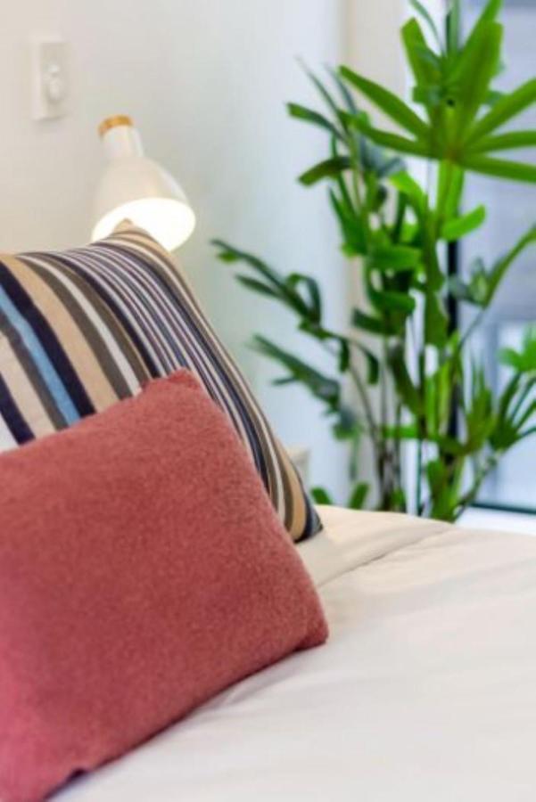 Serenity In The Centre: 2 Bed 2 Bath ไครสต์เชิร์ช ภายนอก รูปภาพ