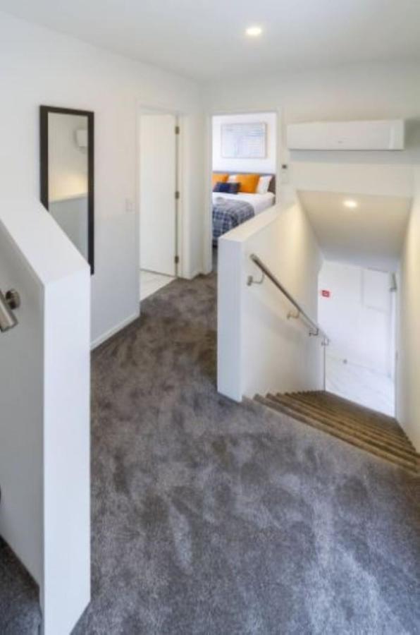 Serenity In The Centre: 2 Bed 2 Bath ไครสต์เชิร์ช ภายนอก รูปภาพ