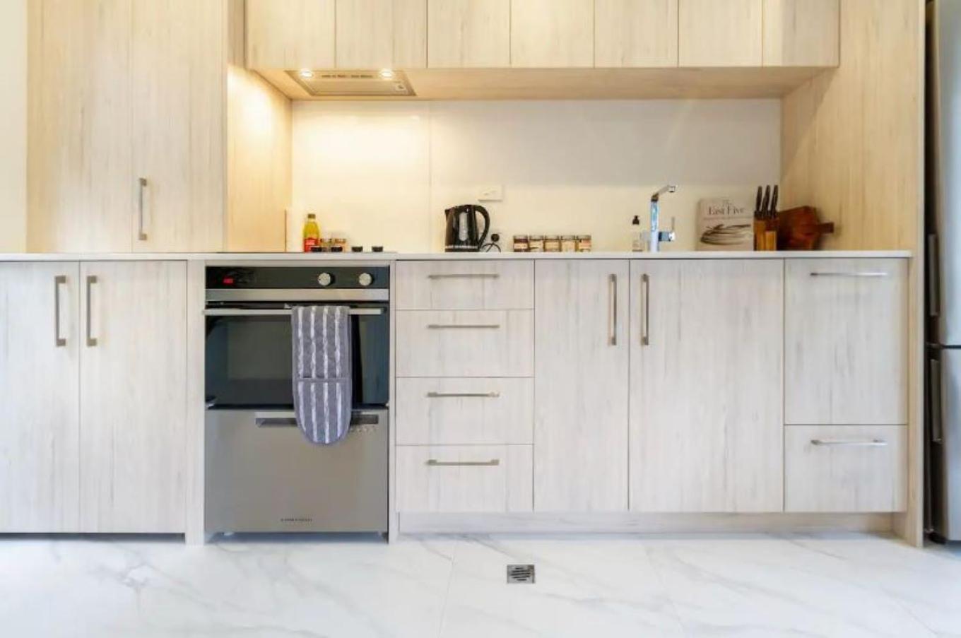 Serenity In The Centre: 2 Bed 2 Bath ไครสต์เชิร์ช ภายนอก รูปภาพ